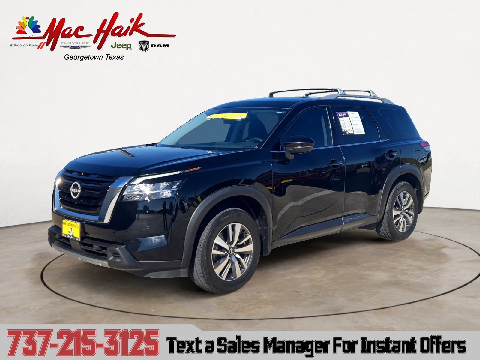 2024 Nissan Pathfinder SL's photo