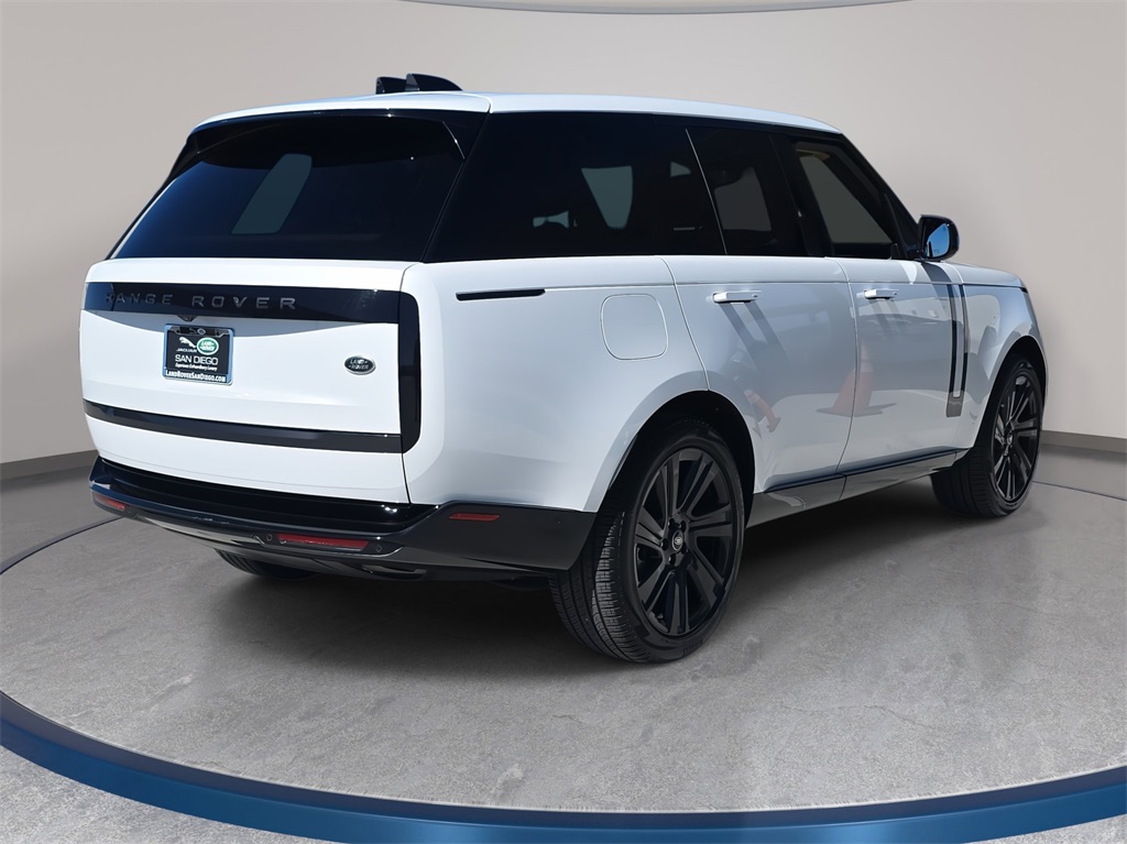 2023 Land Rover Range Rover SE photo 4