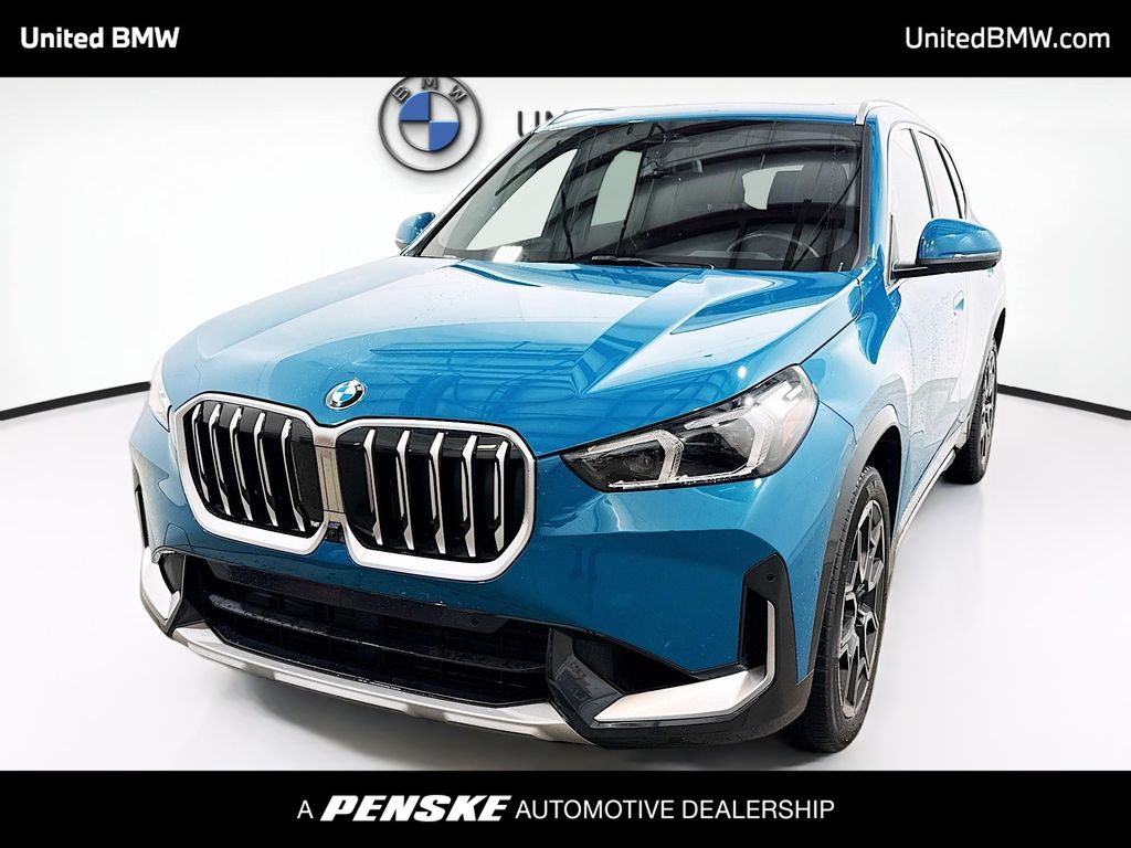 2025 BMW X1 28i's photo