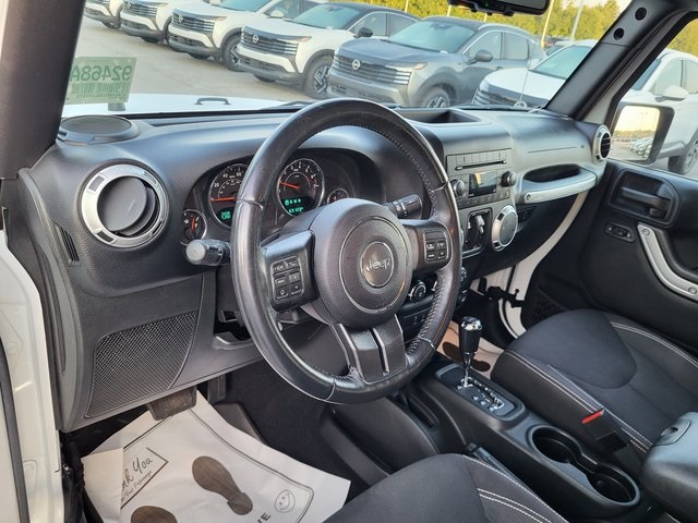 2016 Jeep Wrangler Unlimited Sahara photo 9
