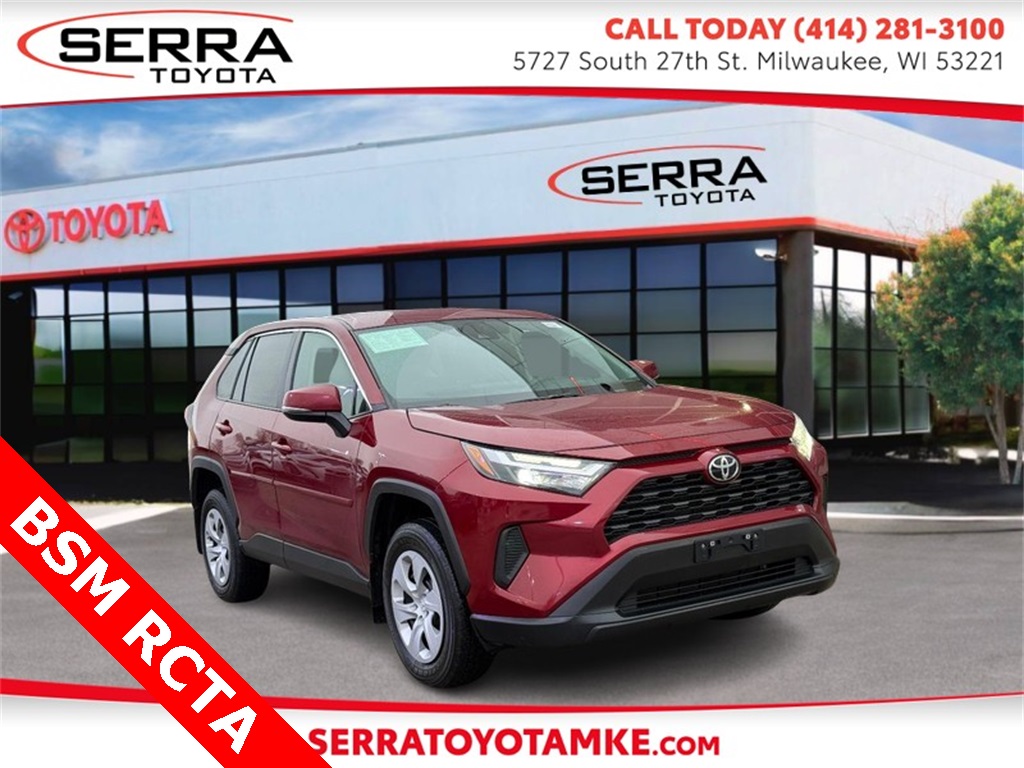 2024 Toyota RAV4 LE's photo