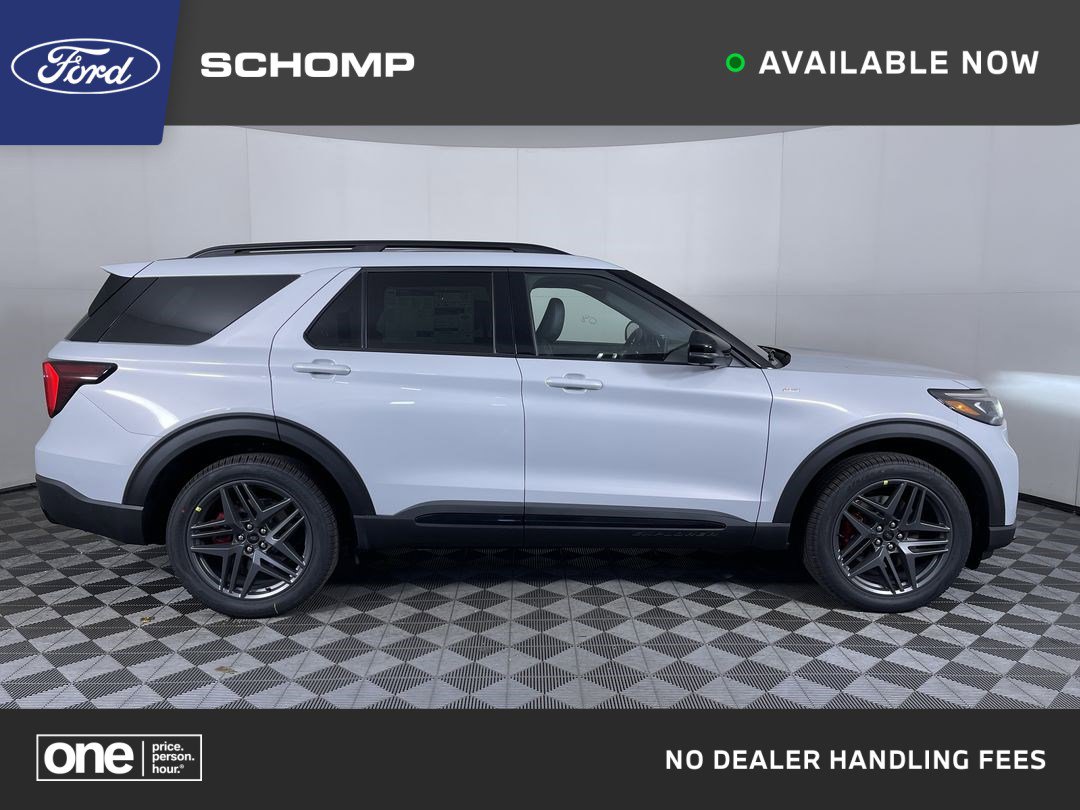 2026 Ford Explorer ST-LINE's photo