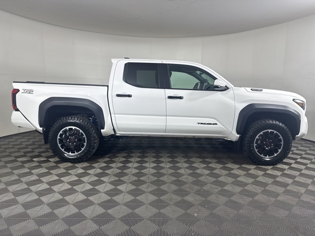 2024 Toyota Tacoma TRD photo 2