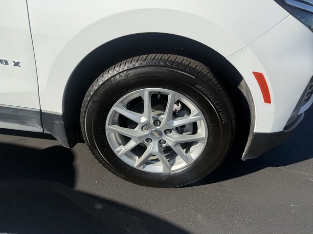 2023 Chevrolet Equinox LT photo 2