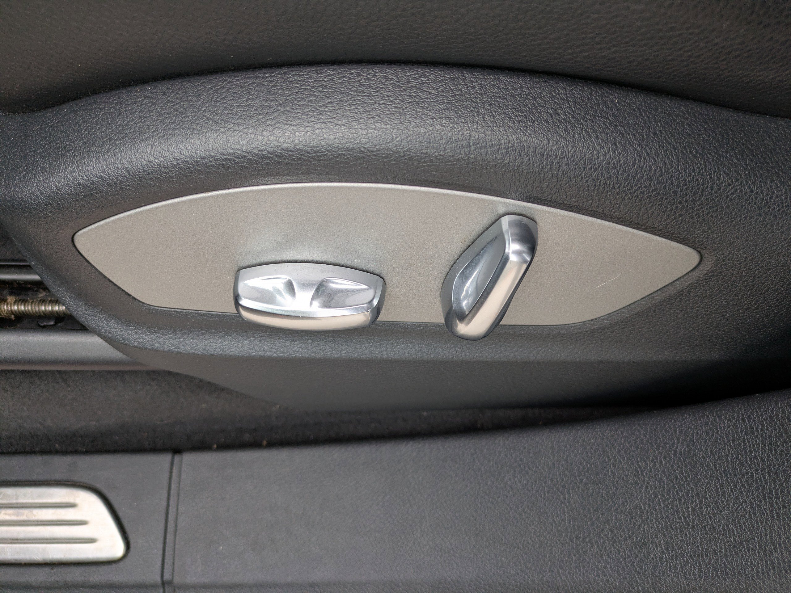 2011 Porsche Cayenne photo 16