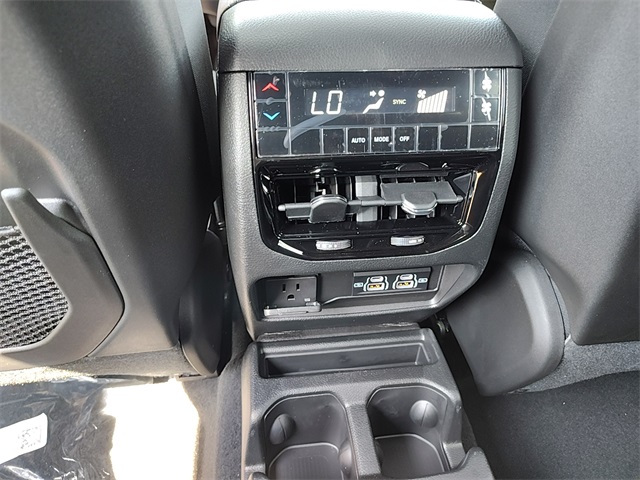 2025 Jeep Grand Cherokee Laredo photo 29