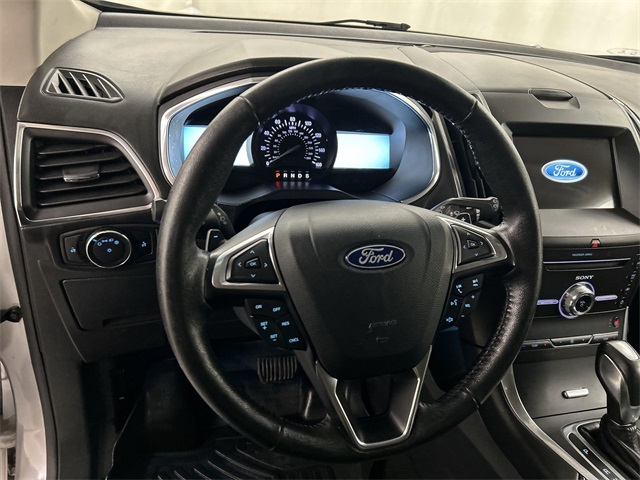 2018 Ford Edge Titanium photo 4