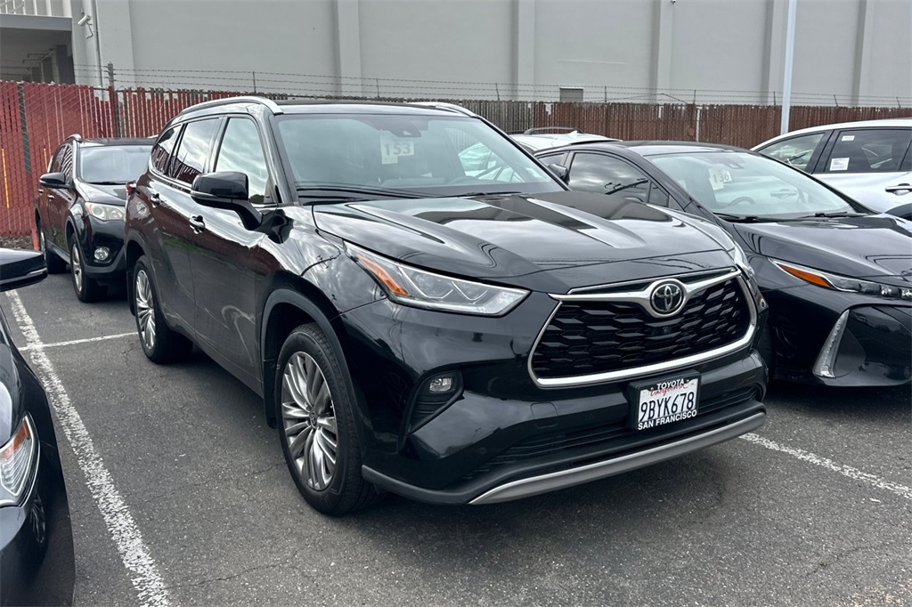 2022 Toyota Highlander Platinum photo 2