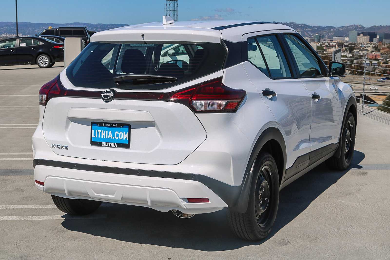 2025 Nissan Kicks Play S photo 6
