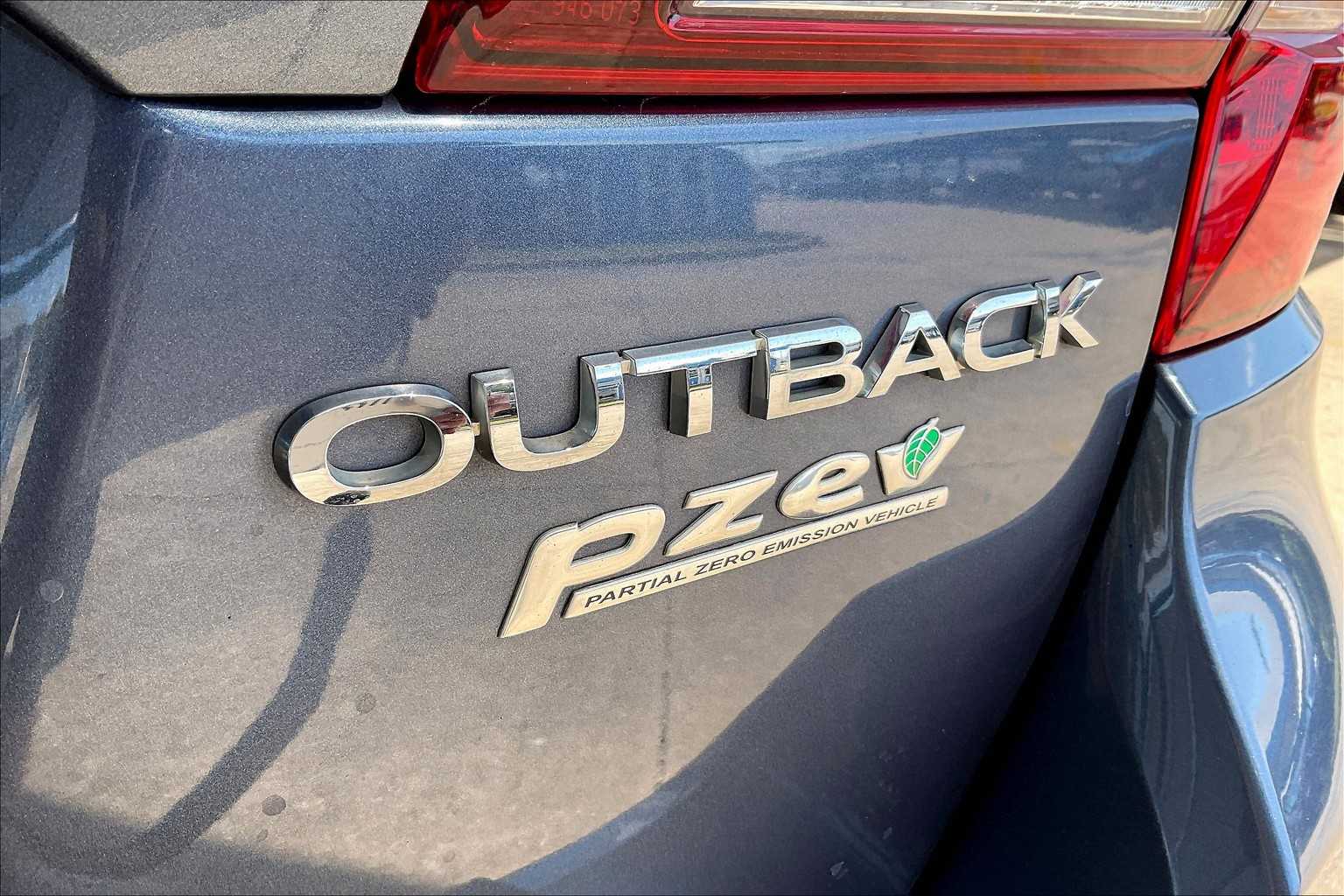 2017 Subaru Outback Premium photo 9