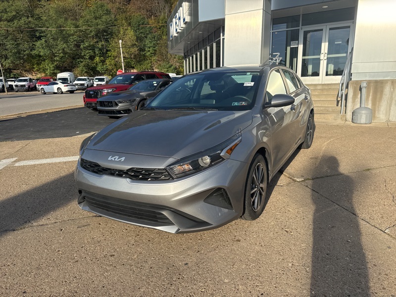 2023 Kia Forte LXS photo 3