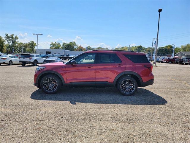 2025 Ford Explorer ST-Line photo 5