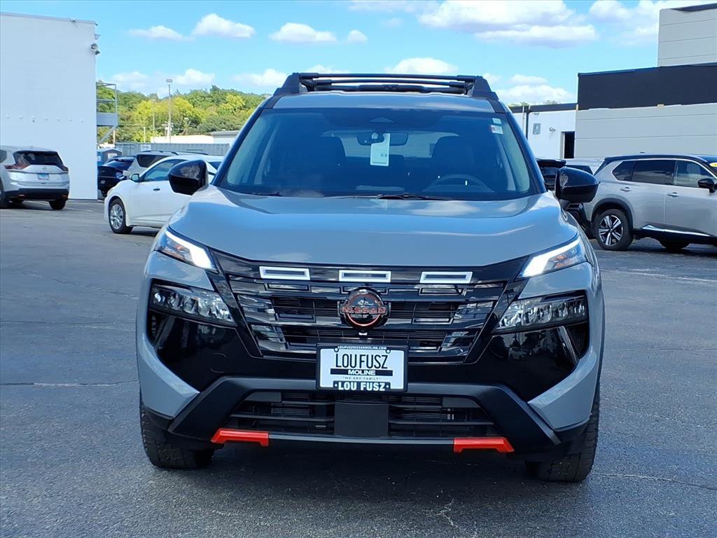 2026 Nissan Rogue SV photo 3