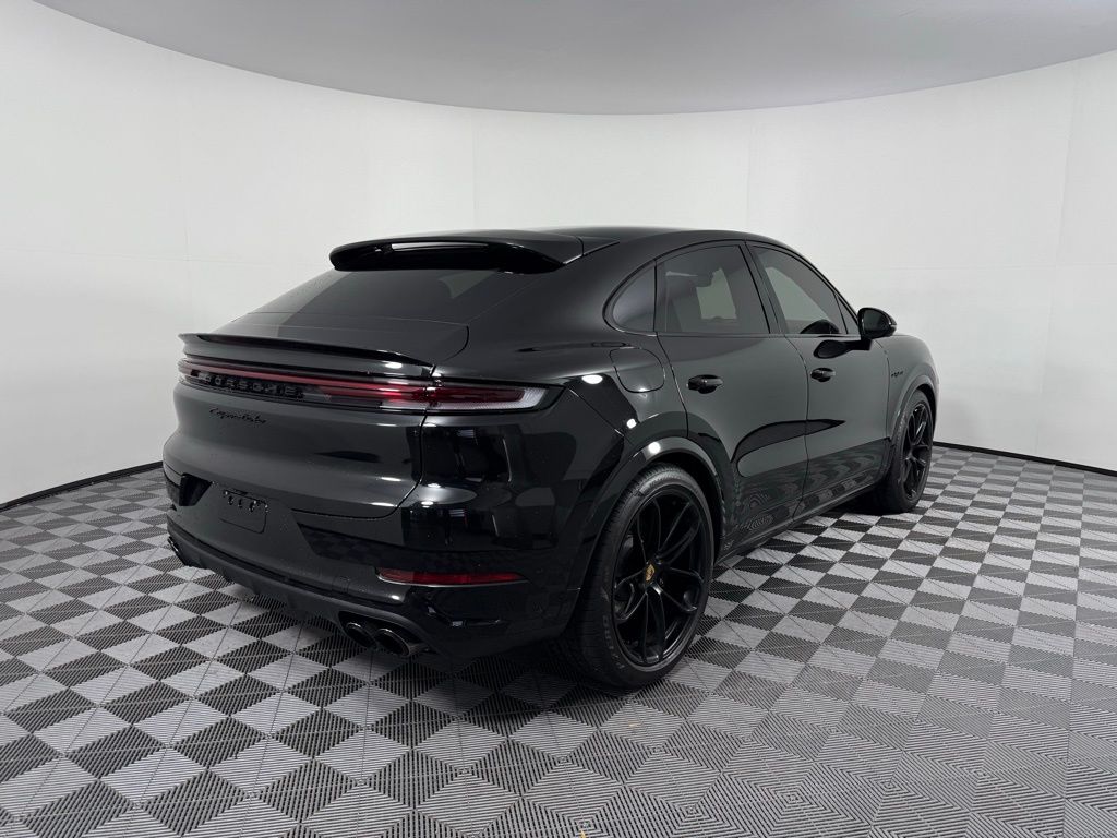 2024 Porsche Cayenne Turbo E-Hybrid Coupe photo 4