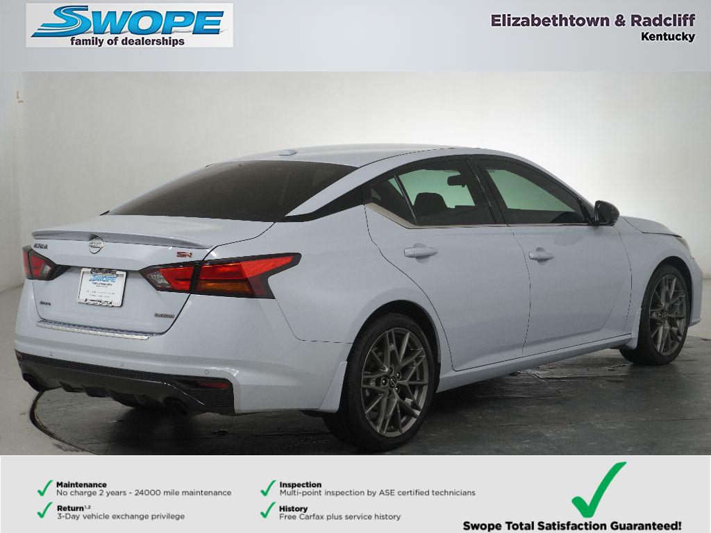 2023 Nissan Altima SR photo 3