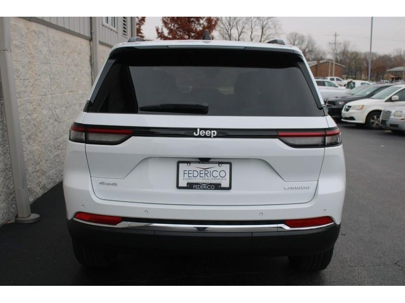 2025 Jeep Grand Cherokee Laredo X photo 4