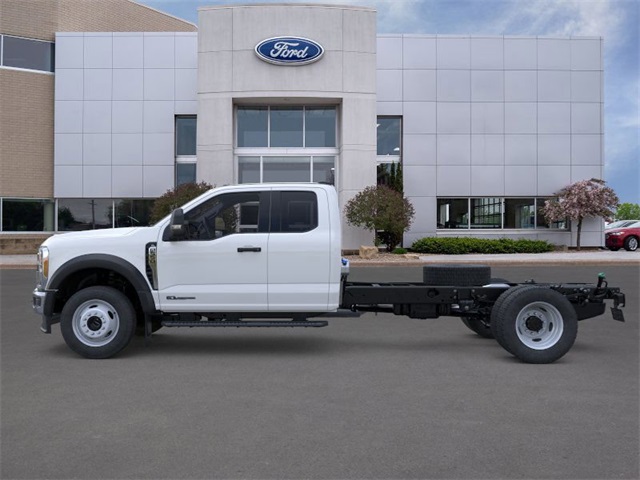 2026 Ford F-550 photo 3