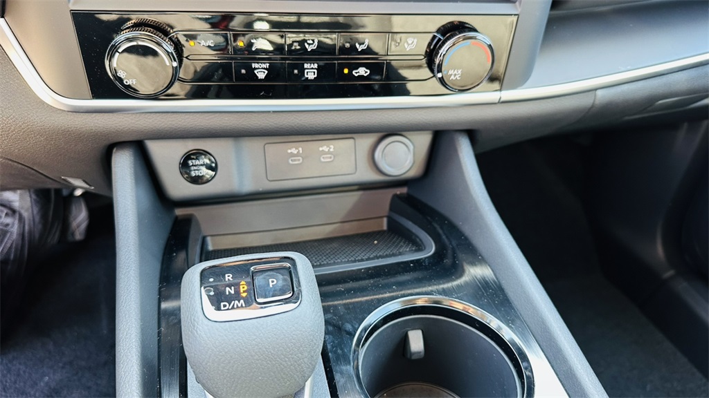 2025 Nissan Rogue S photo 22