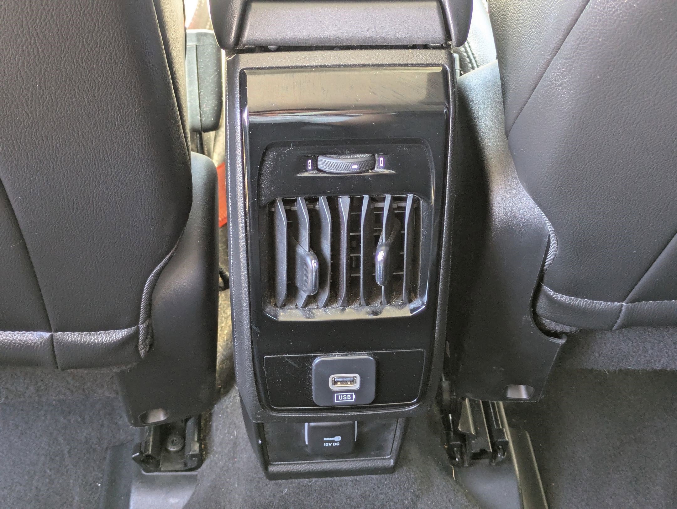 2022 Jeep Compass Latitude Lux photo 24
