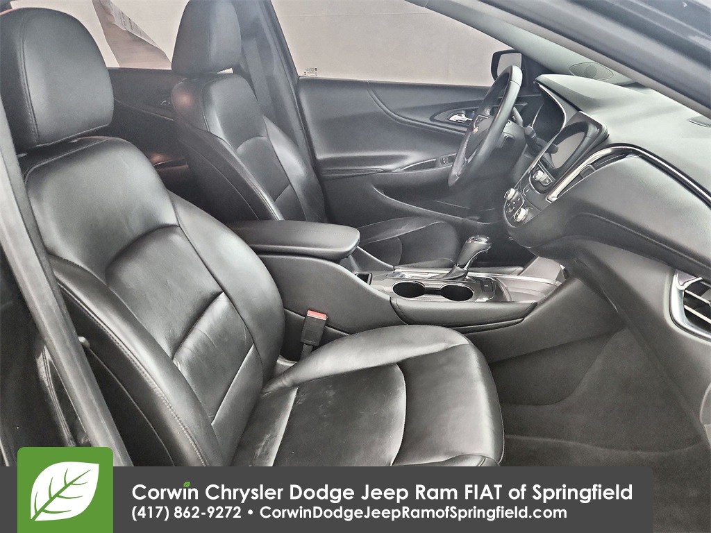 2017 Chevrolet Malibu 1LT photo 28
