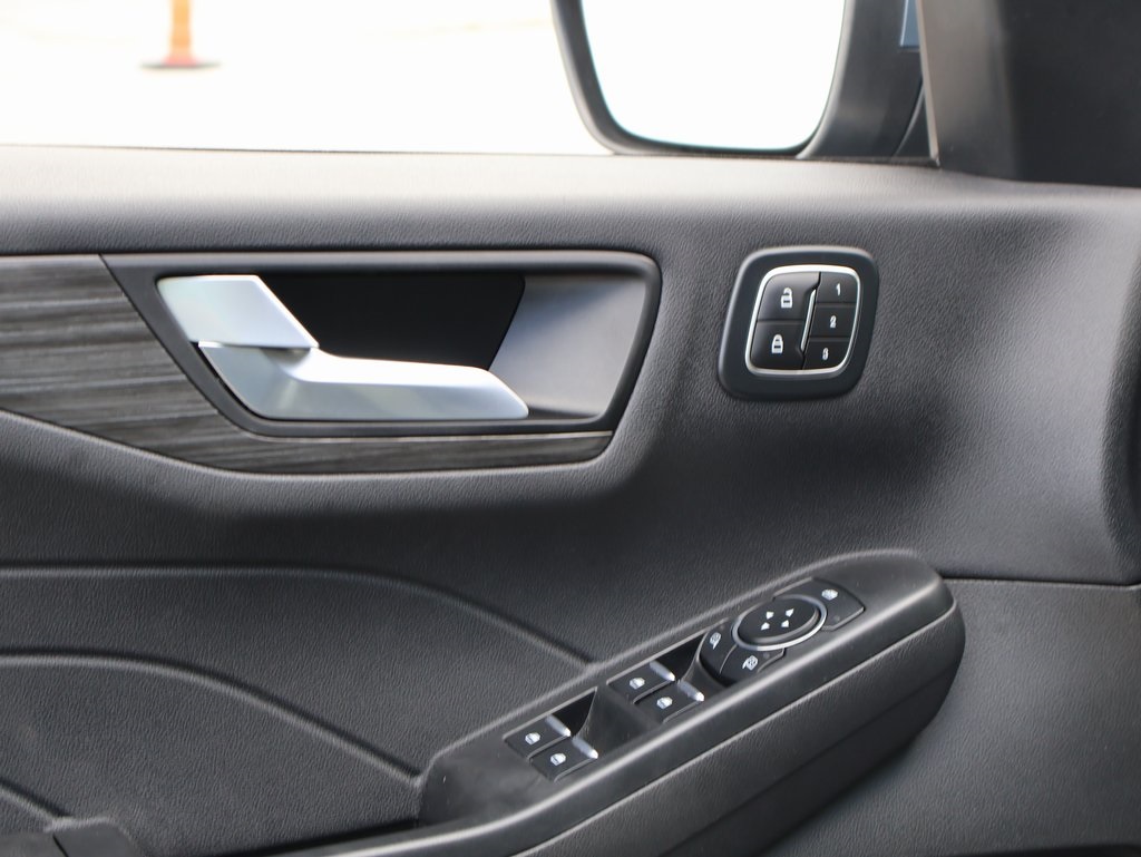 2024 Ford Escape Platinum photo 21