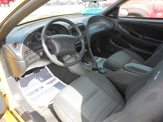 1999 Ford Mustang GT photo 3