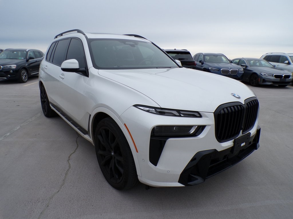 2024 BMW X7 40i's photo