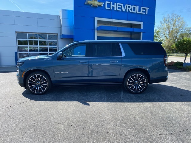 2025 Chevrolet Suburban High Country photo 2