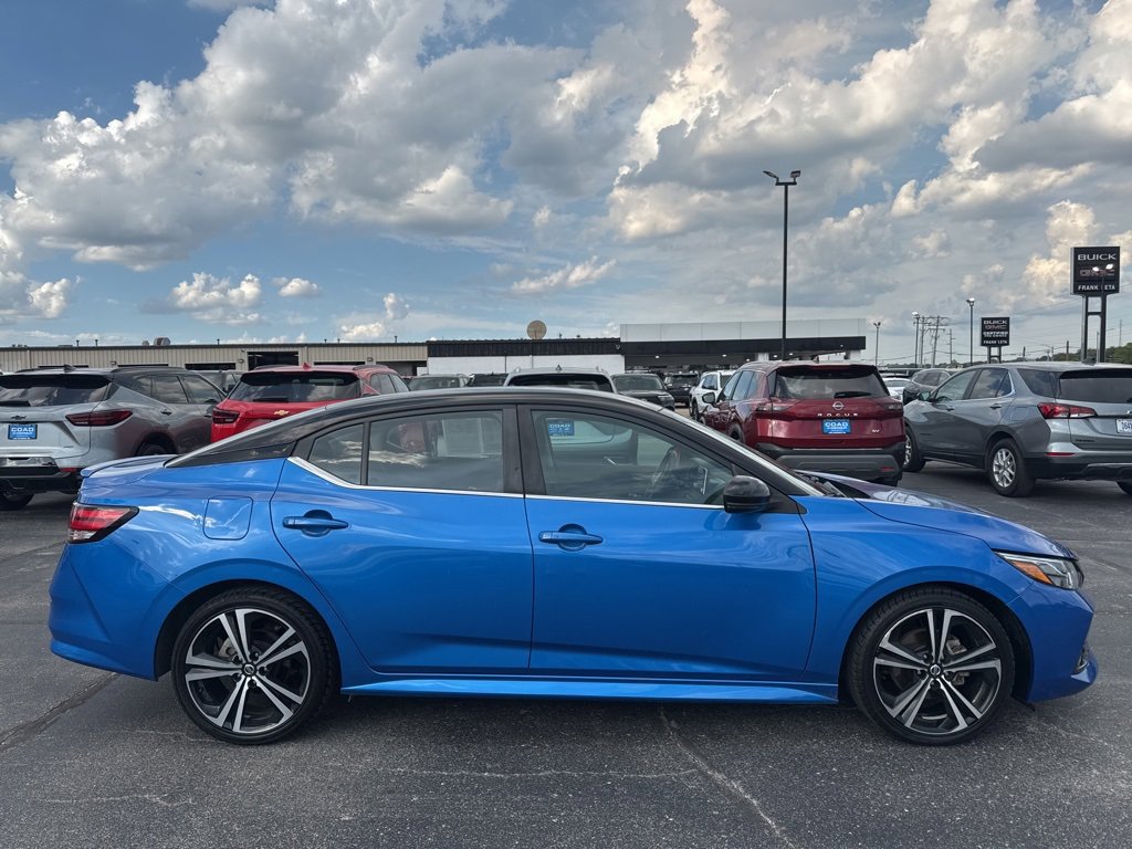 2022 Nissan Sentra SR photo 2