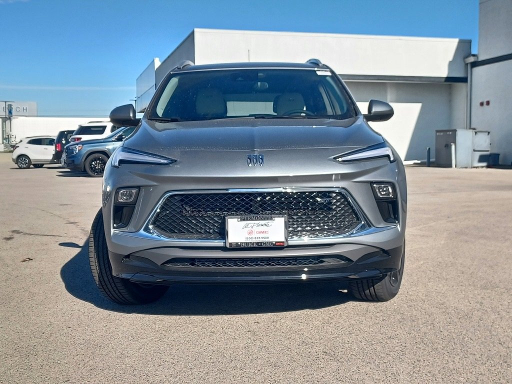 2024 Buick Encore GX Sport Touring photo 2