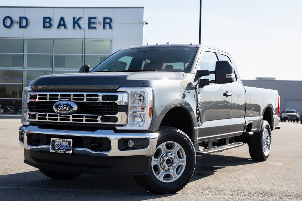 2025 Ford F-350 XLT photo 4