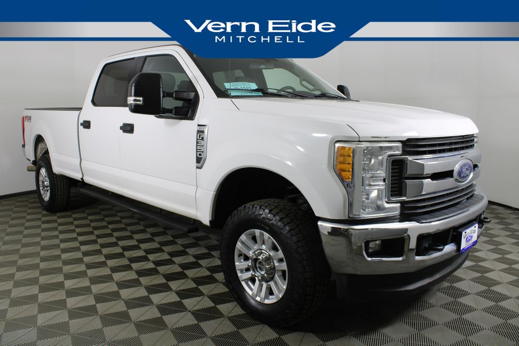 2017 Ford F-350 Super Duty XLT's photo