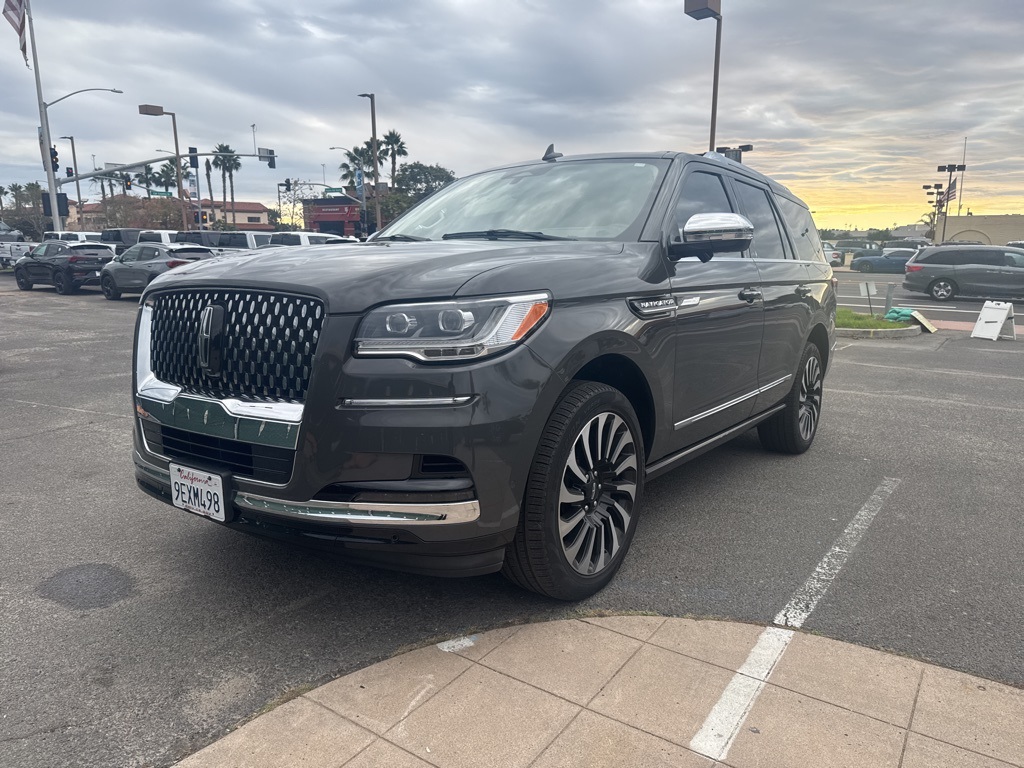 2023 Lincoln Navigator Black Label's photo