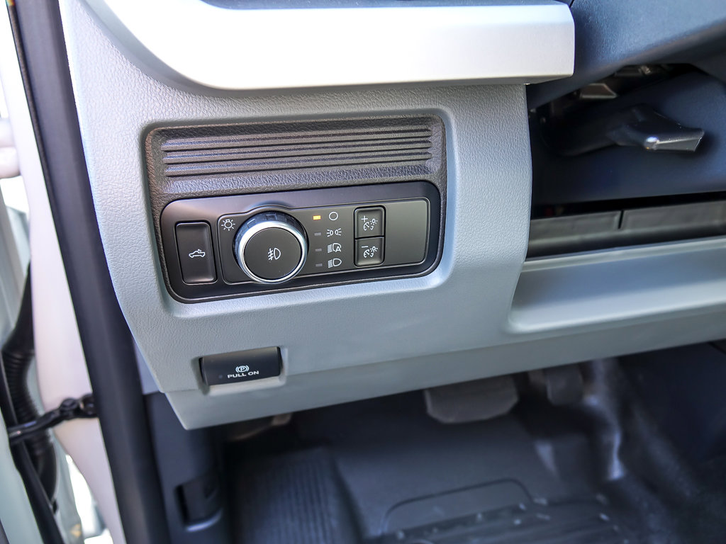 2025 FORD F-350 - Image 27