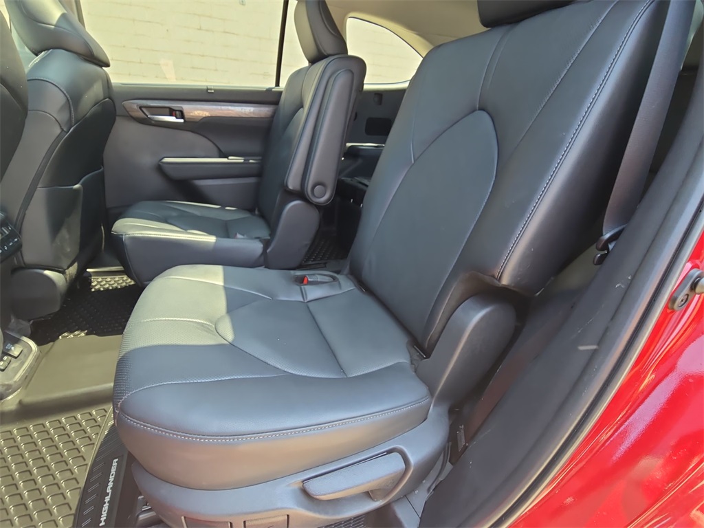 2024 Toyota Highlander Hybrid Platinum photo 22