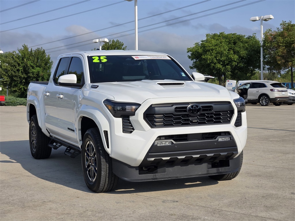 2025 Toyota Tacoma TRD Sport photo 3