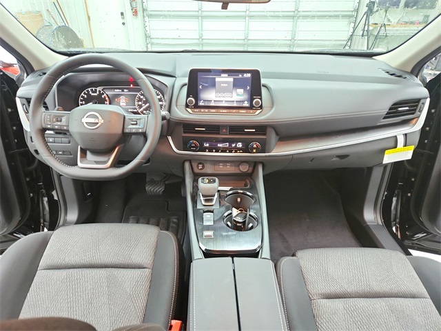 2025 Nissan Rogue SV photo 21