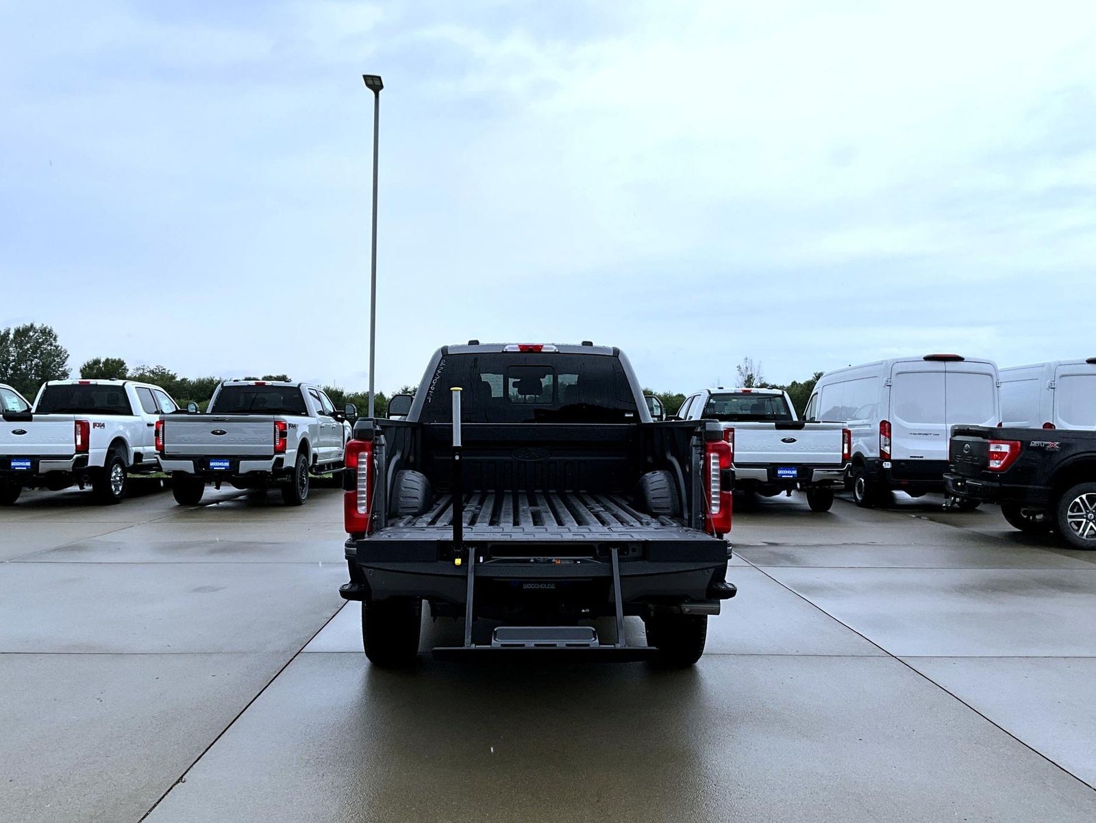 2025 Ford F-350 photo 9