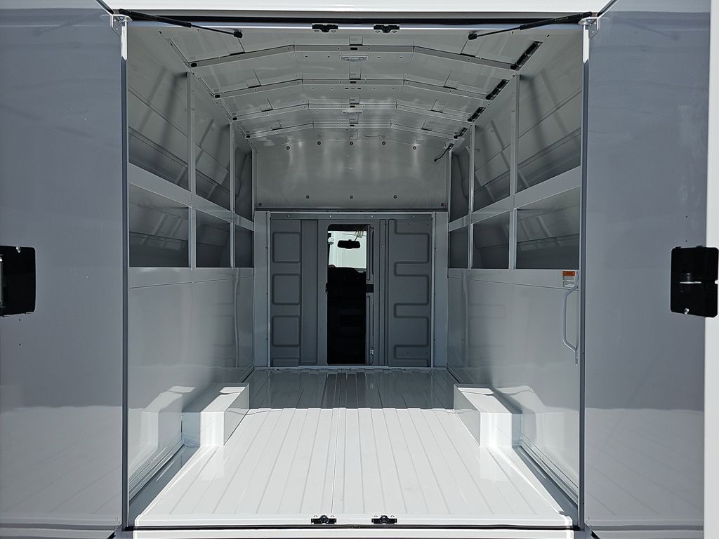 2025 Ford E-350 photo 10