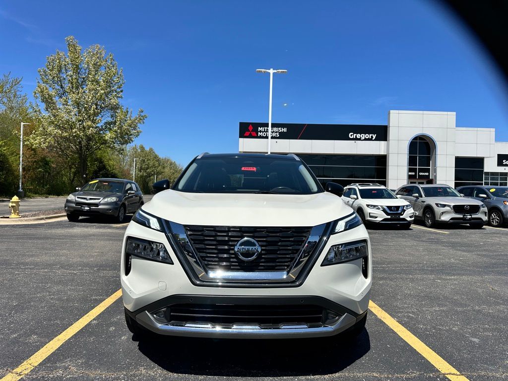 2021 Nissan Rogue Platinum AWD photo 3