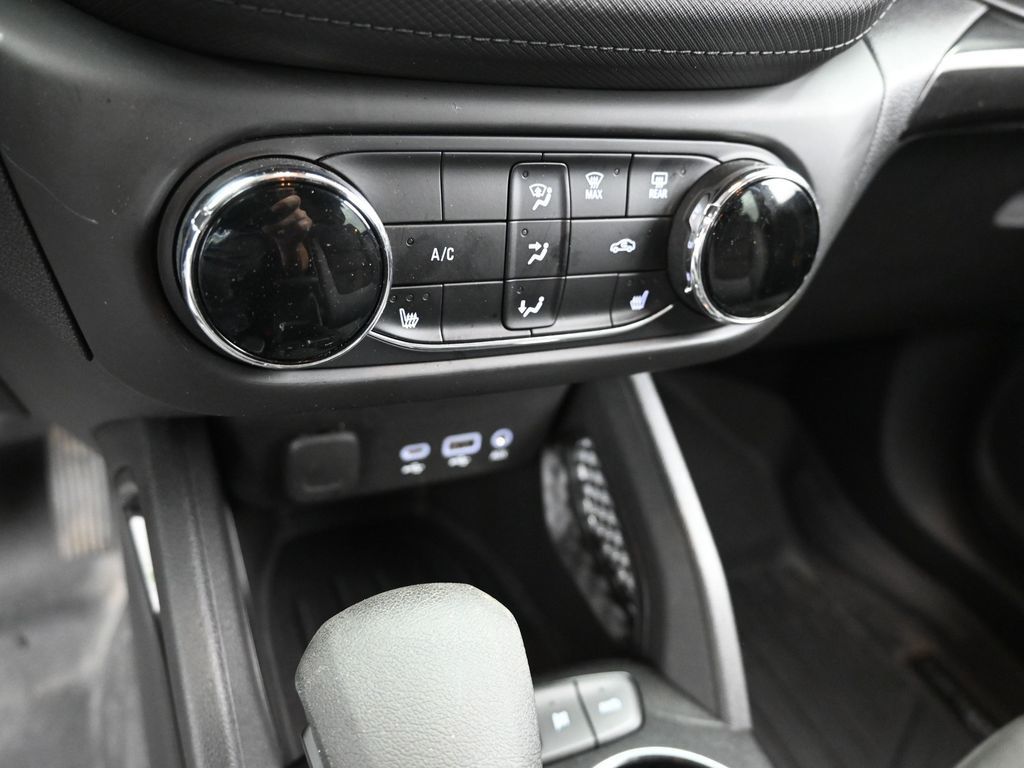2022 Chevrolet Trailblazer LT photo 14