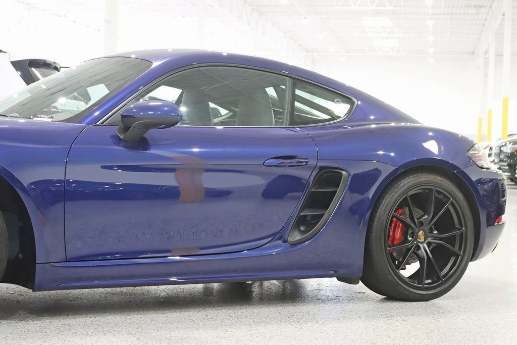 2022 Porsche Cayman S photo 4