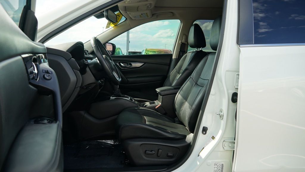 2018 Nissan Rogue SL photo 11