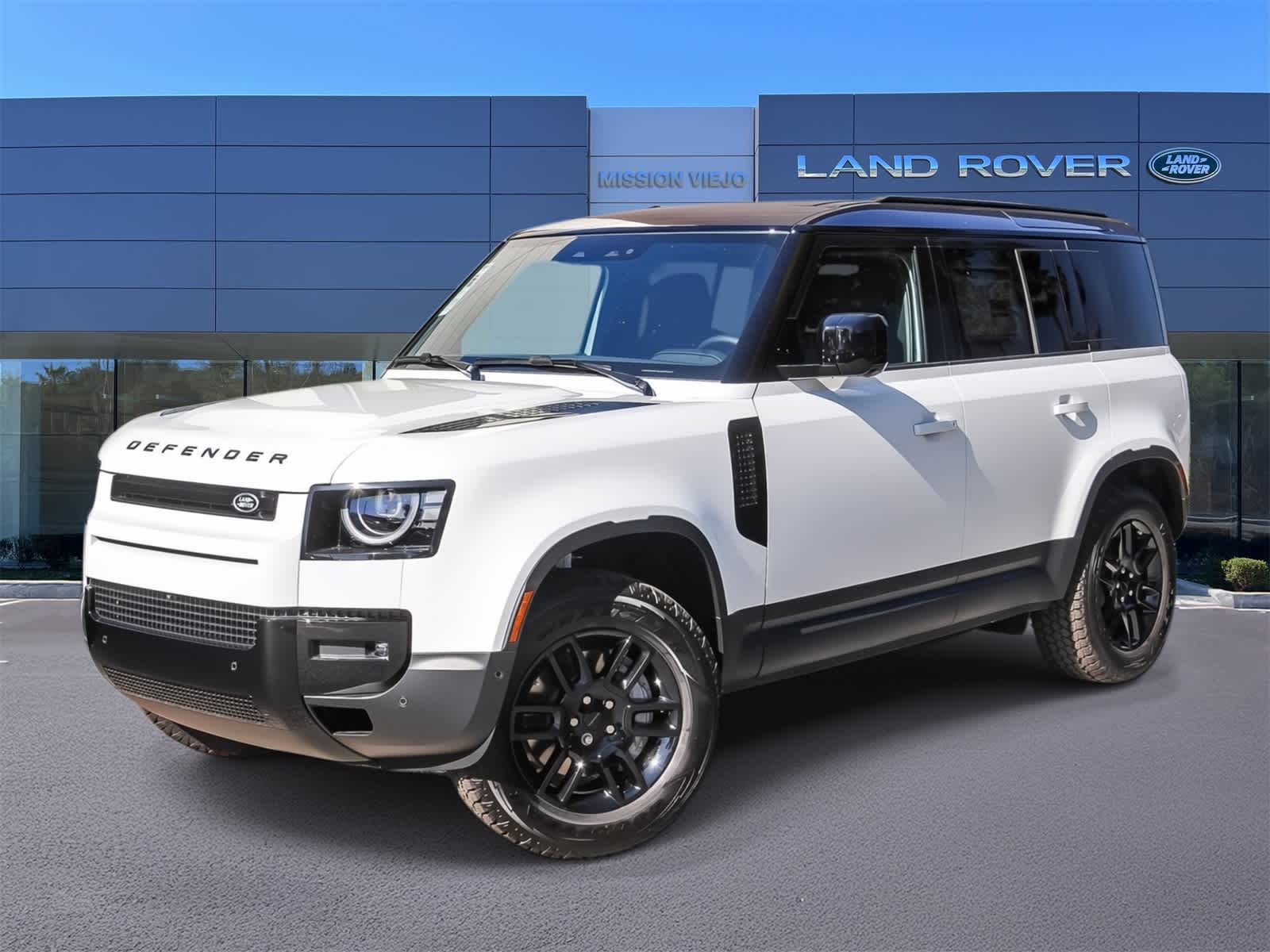 2026 Land Rover Defender S's photo
