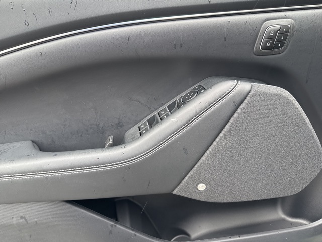 2025 Ford Mustang Mach-E Premium photo 25