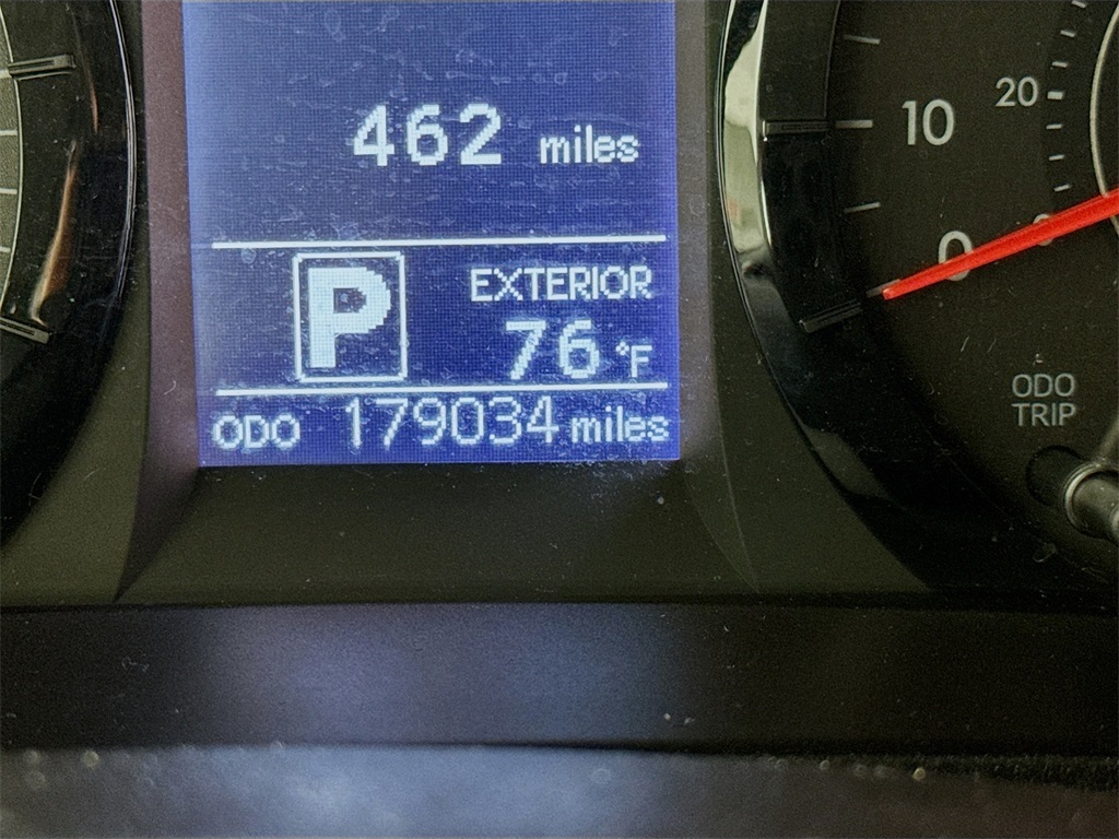 2017 Toyota Sienna LE photo 25