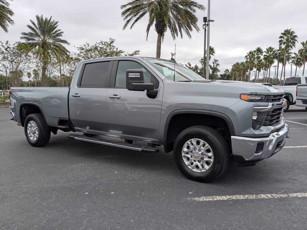2024 Chevrolet Silverado 3500HD LT photo 2