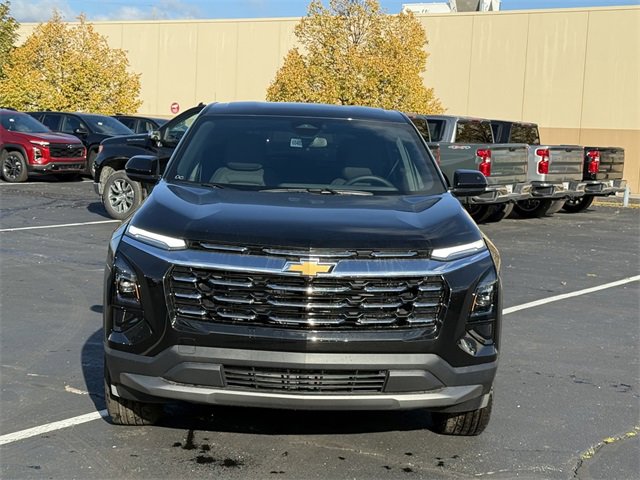 2026 Chevrolet Equinox LT photo 2