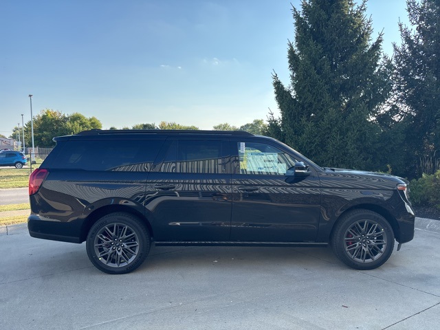 2025 Ford Expedition Platinum MAX photo 4