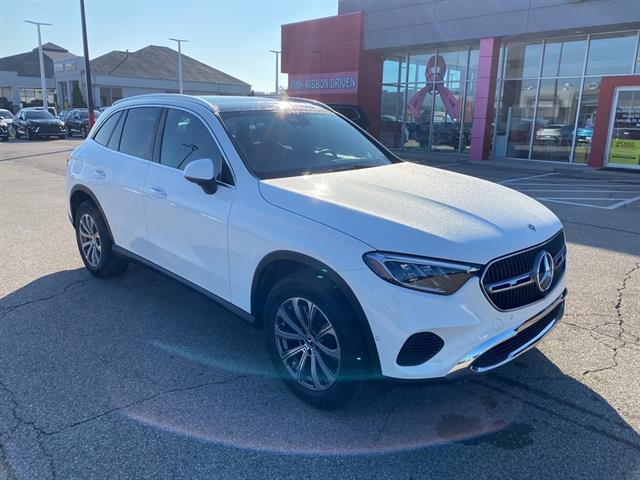 2025 Mercedes Benz GLC 300 4MATIC photo 4